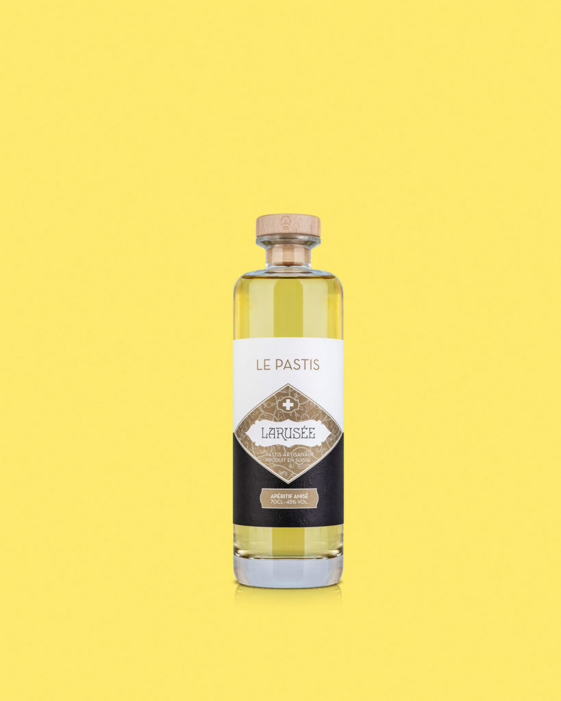 Bouteille de pastis suisse Larusée